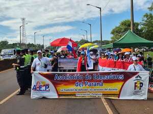 Paro docente: si se viaja menos y no hay corrupción, la plata alcanza, afirman en Itapúa - Nacionales - ABC Color