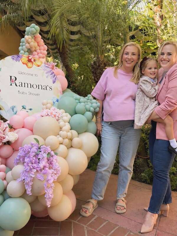 La actriz Rebel Wilson y su esposa están a punto de recibir a su segunda hija - Gente - ABC Color