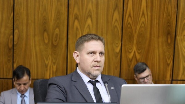 Eddie Jara renunció a la presidencia de Petropar y Santi Peña ya designó reemplazo