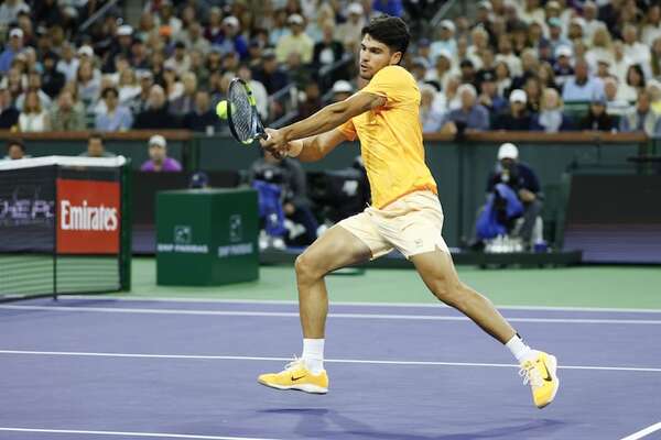 Alcaraz defiende su imbatibilidad ante Rinderknech - Tenis - ABC Color