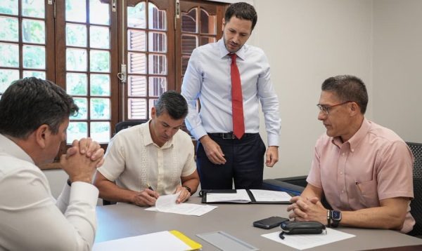 Peña nombra nuevo presidente de Petropar, dando misiones claras en la institución y con el sector cañero