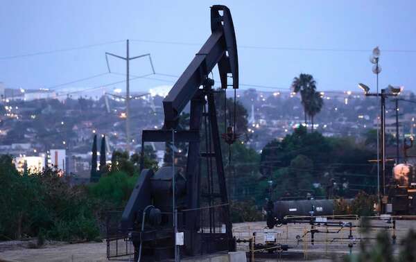 “Martes negro” para el petróleo: estrepitosa caída de más de 15% en un día - Mundo - ABC Color