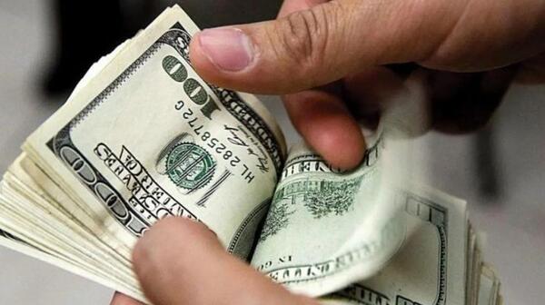 Tendencia a la baja del dólar aumenta más los créditos en esta moneda