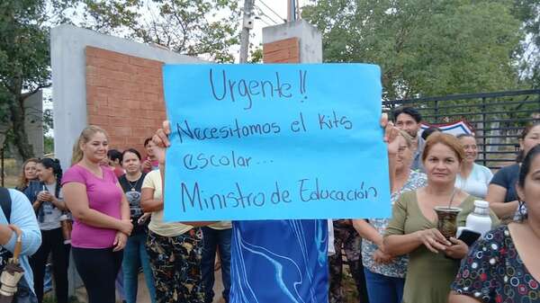 AUDIO. Ministro de educación explica falta de libros y kits escolares - Ancho Perfil - ABC Color