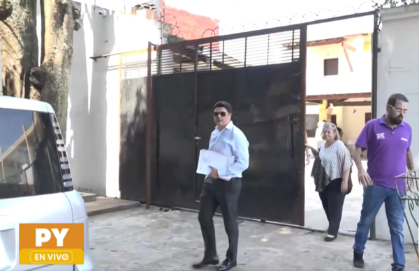 Caso mafia de los pagarés: fijan audiencia preliminar para exujieres procesados por notificaciones falsas