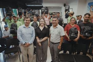 Fortalecen el trabajo de recicladores de base con entrega de kits de seguridad y beneficios sociales