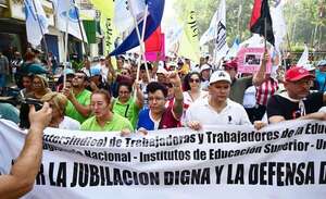 Caja Fiscal: sector docente advierte voto castigo y prepara gran movilización - Nacionales - ABC Color