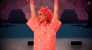 Diario HOY | Katy Perry da un miniconcierto y viste de sonrisa el Tomorrowland digital