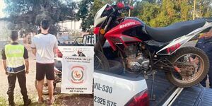 APREHENDEN A JOVEN Y RECUPERAN MOTOCICLETA HURTADA EN SAN JUAN DEL PARANÁ