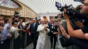 El Papa pide seguir rezando por la paz en Irán y en todo Oriente Medio