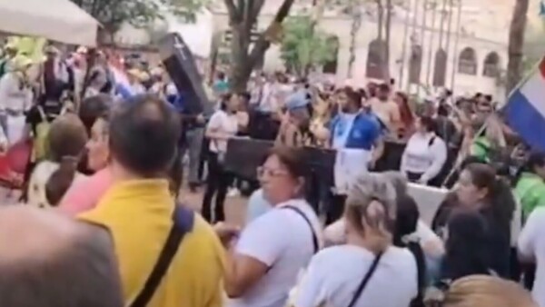 Reforma de la Caja Fiscal: docentes de la UNA se suman a movilización