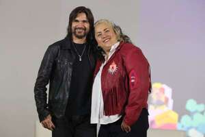 Juanes y Vivir Quintana le cantan a lo “Humano” frente al “algoritmo artificial” - Música - ABC Color