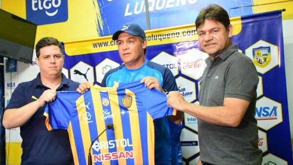 "Chito" Ayala demandó a Luqueño por deuda