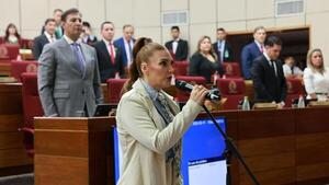 Senado aprueba pedido de permiso de Erico Galeano y jura en su reemplazo Guadalupe Aveiro