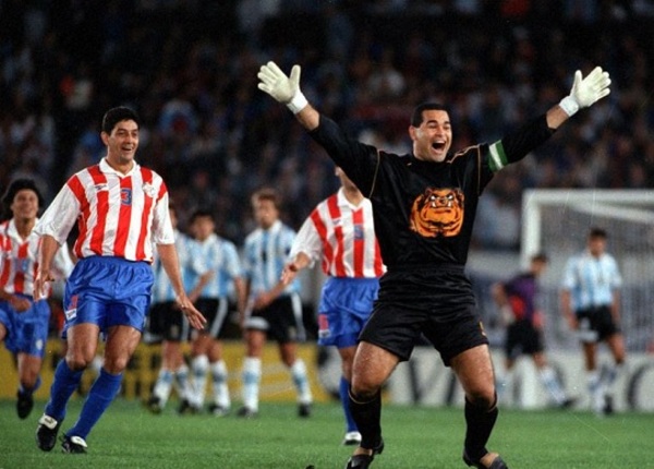 Chilavert pide que los jugadores hablen en guaraní en el Mundial