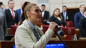 Guadalupe Aveiro asume como senadora titular en reemplazo de Erico Galeano - Noticiero Paraguay