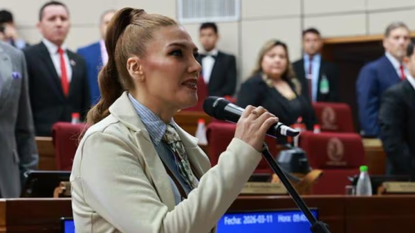Guadalupe Aveiro asume como senadora titular en reemplazo de Erico Galeano - Noticiero Paraguay