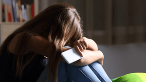 Imputan a adolescente por abusar de su compañera dentro de un colegio en Minga Guazú  - Noticiero Paraguay