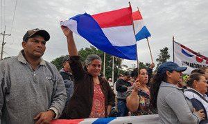 Intendente de Troche exige voluntad política para culminar el tren de molienda en medio de manifestación - OviedoPress
