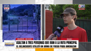 Inseguridad en Ñemby: Un solitario "motochorro" asalta a mano armada a tres jóvenes
