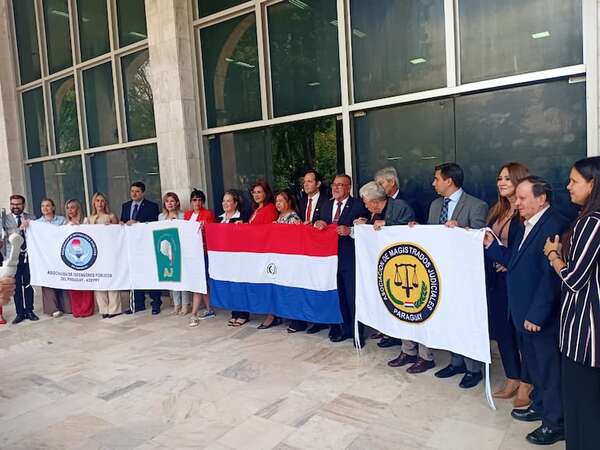 Caja Fiscal: gremios judiciales dicen haber generado “superávit” y protestan contra reforma - Nacionales - ABC Color