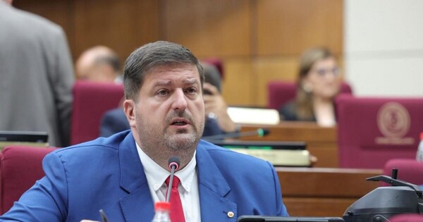 Kemper cruzó a Filizzola por tratarlo de burro: "Vení a decírmelo acá, maricón"