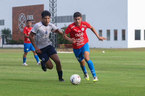 Amistoso local de entrenamiento de la Albirroja Sub 17