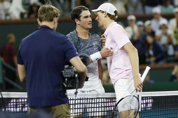 Sinner vence a Fonseca en dos tie-breaks - Tenis - ABC Color