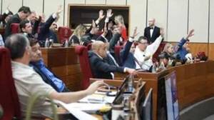 Senadores quieren que sí o sí los menores que cometan crímenes pasen 15 años encerrados