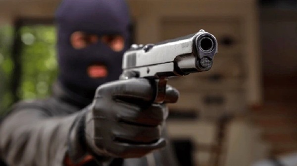 CDE: Cambista fue asaltado al salir de su domicilio