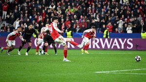 Un penal de Havertz salva al Arsenal