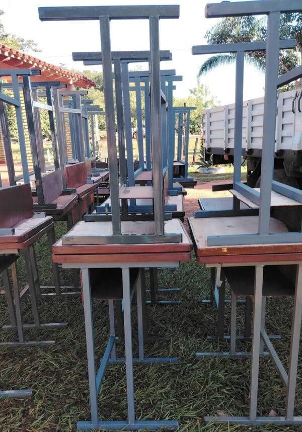 Gobernación entrega pupitres en buen estado al Colegio Cristo Rey de Belén - Concepción al Día