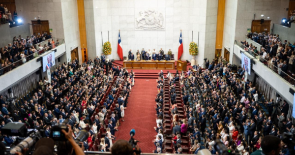 Peña participó de asunción al mando del nuevo mandatario de Chile