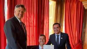 Peña promulga Acuerdo SOFA en presencia de SubSecretario de Estado de EEUU, en Chile