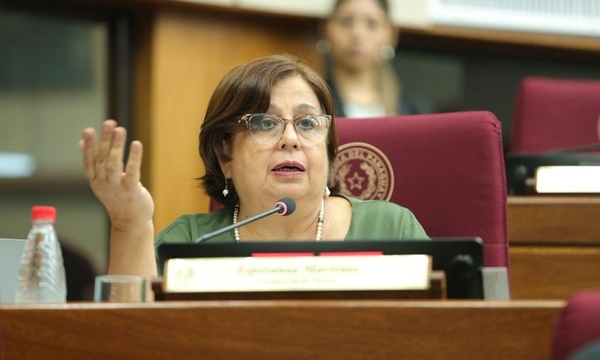 Esperanza Martínez critica reforma de la Caja Fiscal y afirma que “ningún trabajador duerme tranquilo” - OviedoPress