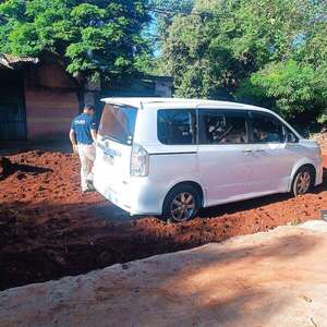 Roban celulares, vapeadores y hasta bolsas de cabello durante asalto a paseros en Ciudad del Este - ABC en el Este - ABC Color