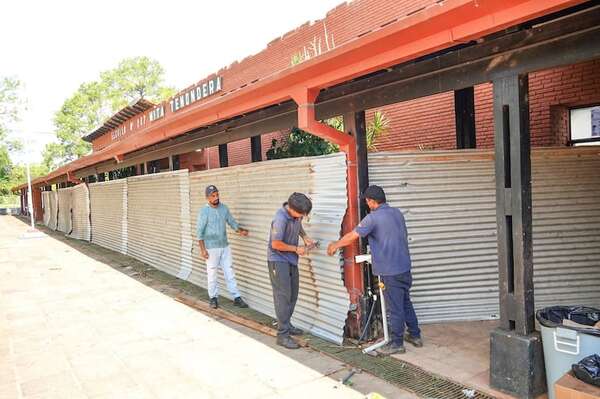 Realizan licitación de emergencia para reparar escuela destechada por temporal en Encarnación - Nacionales - ABC Color
