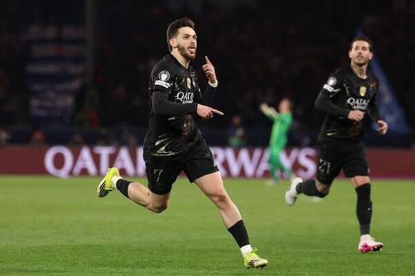 El PSG apela al “factor Kvaratskhelia” para encarrilar los octavos - Fútbol Internacional - ABC Color