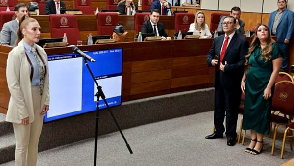 Cartistas blindan a Erico Galeano y le conceden permiso indefinido