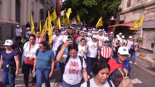 Masiva movilización docente impone modificaciones en reforma jubilatoria