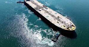 Diario HOY | Barril de petróleo Brent vuelve a superar los USD 100