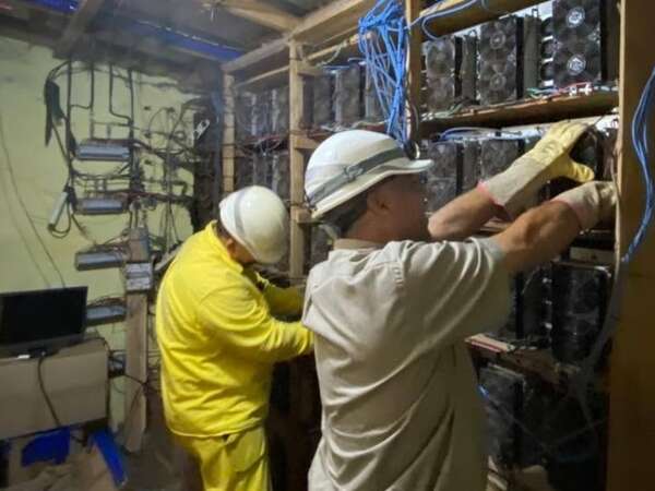 ANDE busca rentabilizar su “botín”: tiene 2.500 máquinas para Bitcoin - Economía - ABC Color