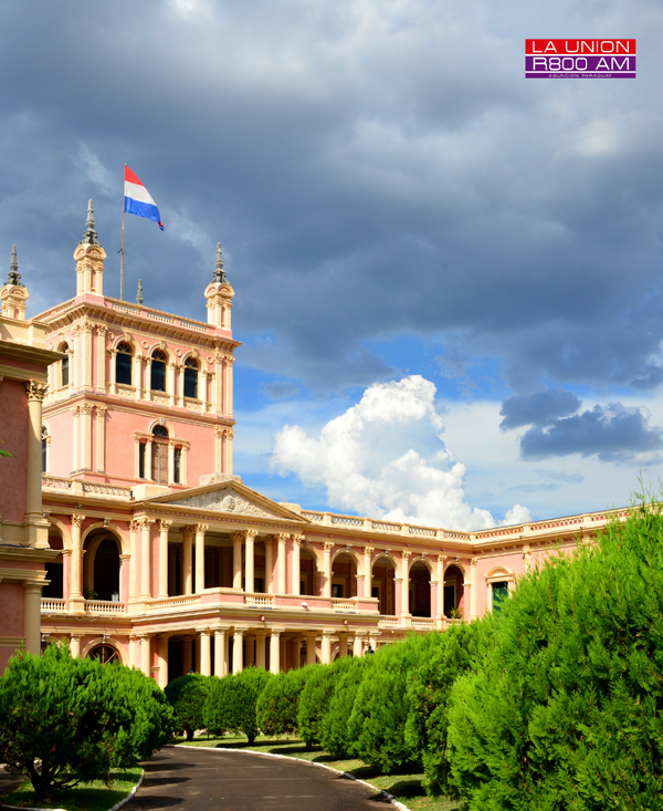 Calor húmedo y lluvias dispersas para este jueves