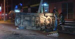 Adolescente alcoholizado y al volante causa vuelco en Ñemby