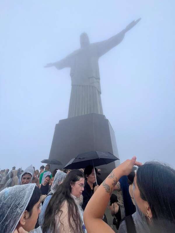 Fuertes lluvias en Río de Janeiro no impiden el disfrute a turistas - Viajes - ABC Color