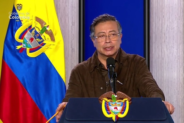 Petro anuncia una nueva operación militar con "éxito" contra las disidencias de las FARC en Valle del Cauca