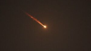 Israel reporta la mayor ofensiva de Hezbolá: 200 proyectiles y 20 drones en una sola noche