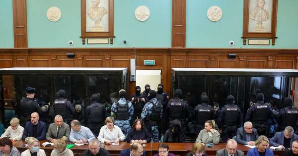 La Nación / Moscú: cadena perpetua para 15 hombres por atentado de 2024 en un concierto