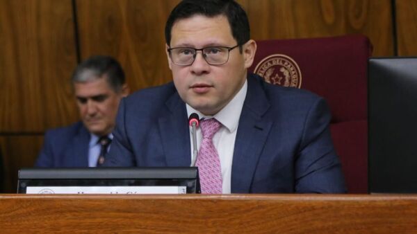 Caja Fiscal: Orué descarta aumento de impuestos para cubrir déficit