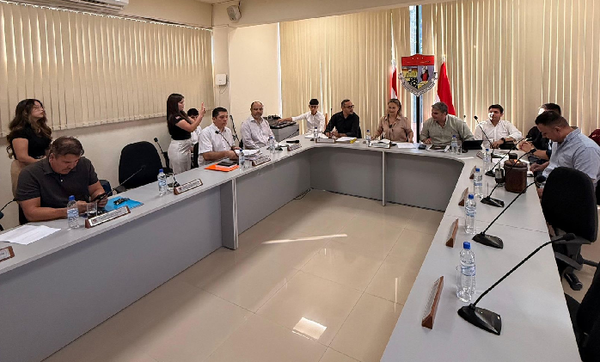 Intendente Marcos Benítez presenta plan económico ante caída de transferencias - Noticiero Paraguay